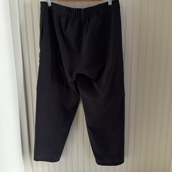 Lululemon Ventlight Cargo Mid Rise Crop 26" Black - Picture 6 of 9
